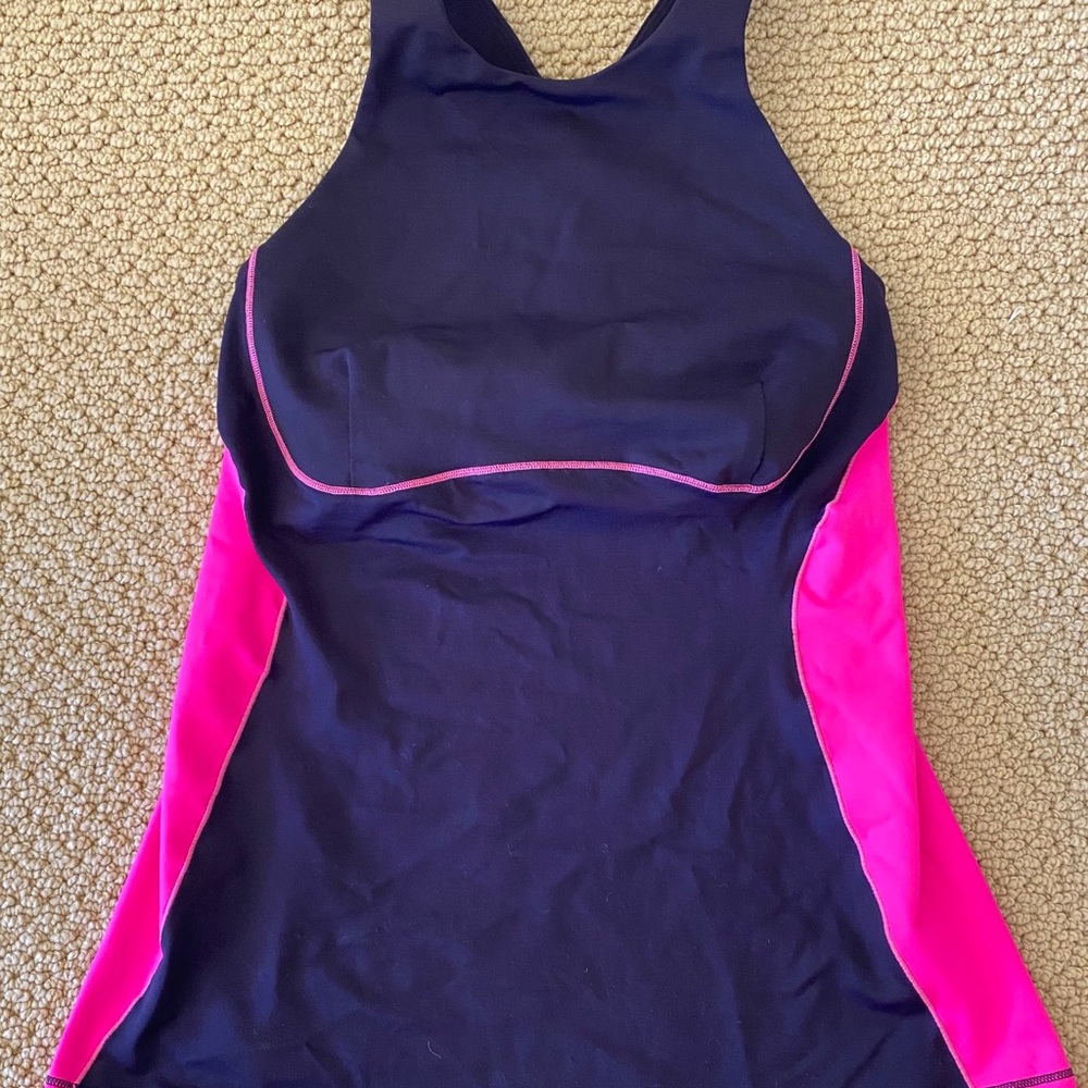 NWOT LULULEMON TANK BUILT IN BRA  4 6 *TDF* RARE